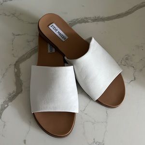 Steve Madden White Leather Karolyn Sandals
